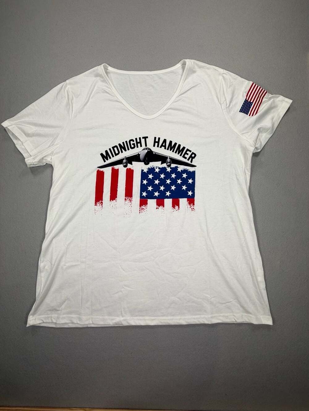 Midnight Hammer B-52 Patriotic Graphic V-neck T-Shirt White Women’s XXL